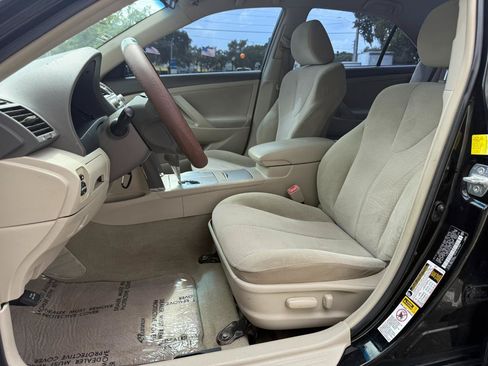 Used 2011 Toyota Camry LE FWD image 20