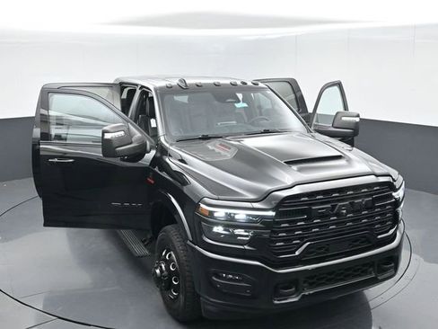 Used 2025 RAM 3500 Limited AWD/4WD image 58