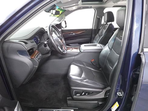 Used 2020 Cadillac Escalade ESV Premium Luxury image 10