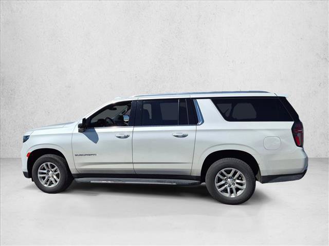 Used 2023 Chevrolet Suburban LT w/ Luxury Package AWD/4WD image 5