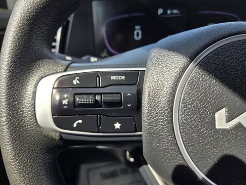 Used 2025 Kia Sportage LX image 19