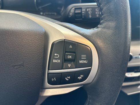Used 2021 Ford Explorer XLT w/ Equipment Group 202A AWD/4WD image 11