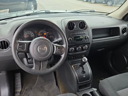 Used 2016 Jeep Patriot Sport image 9
