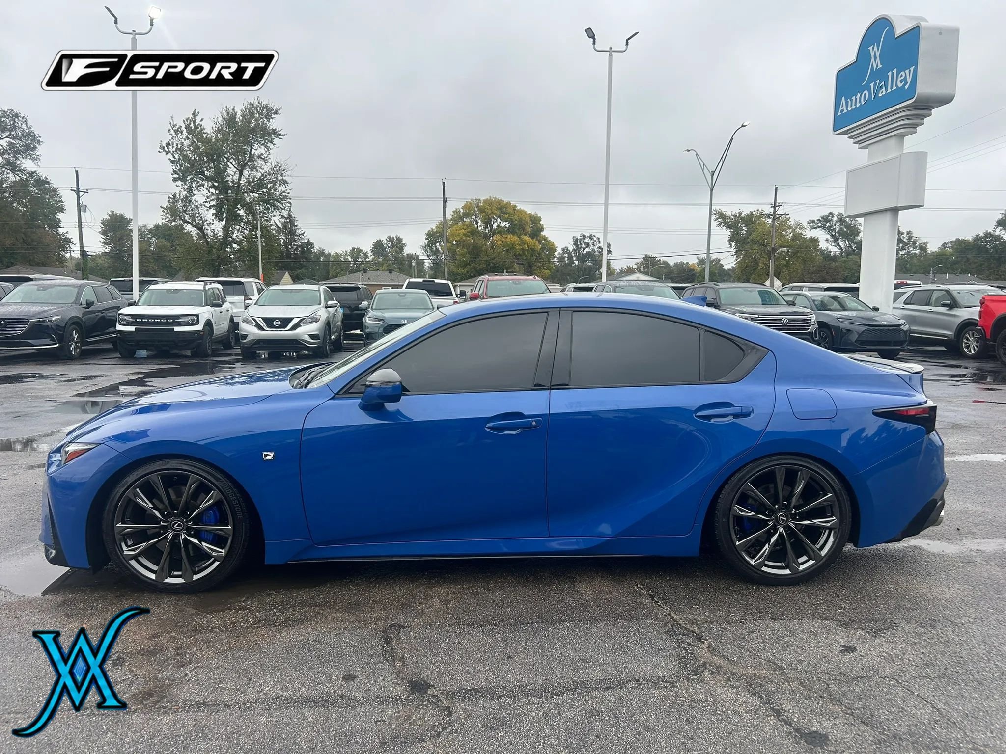 Used 2023 Lexus IS 350 F Sport w/ Memory Package AWD/4WD image 4