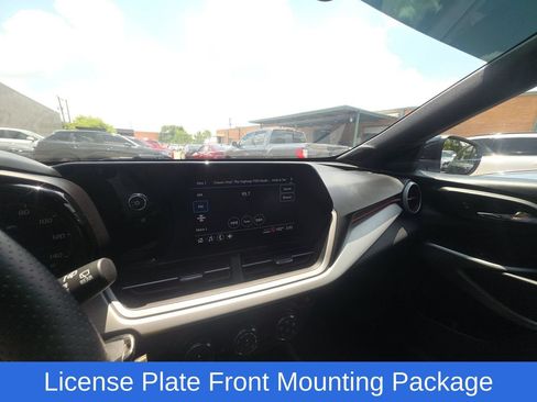Used 2024 Chevrolet Trax RS w/ Sunroof Package FWD image 5