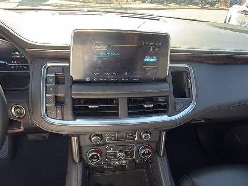 Used 2023 Chevrolet Suburban Z71 image 33