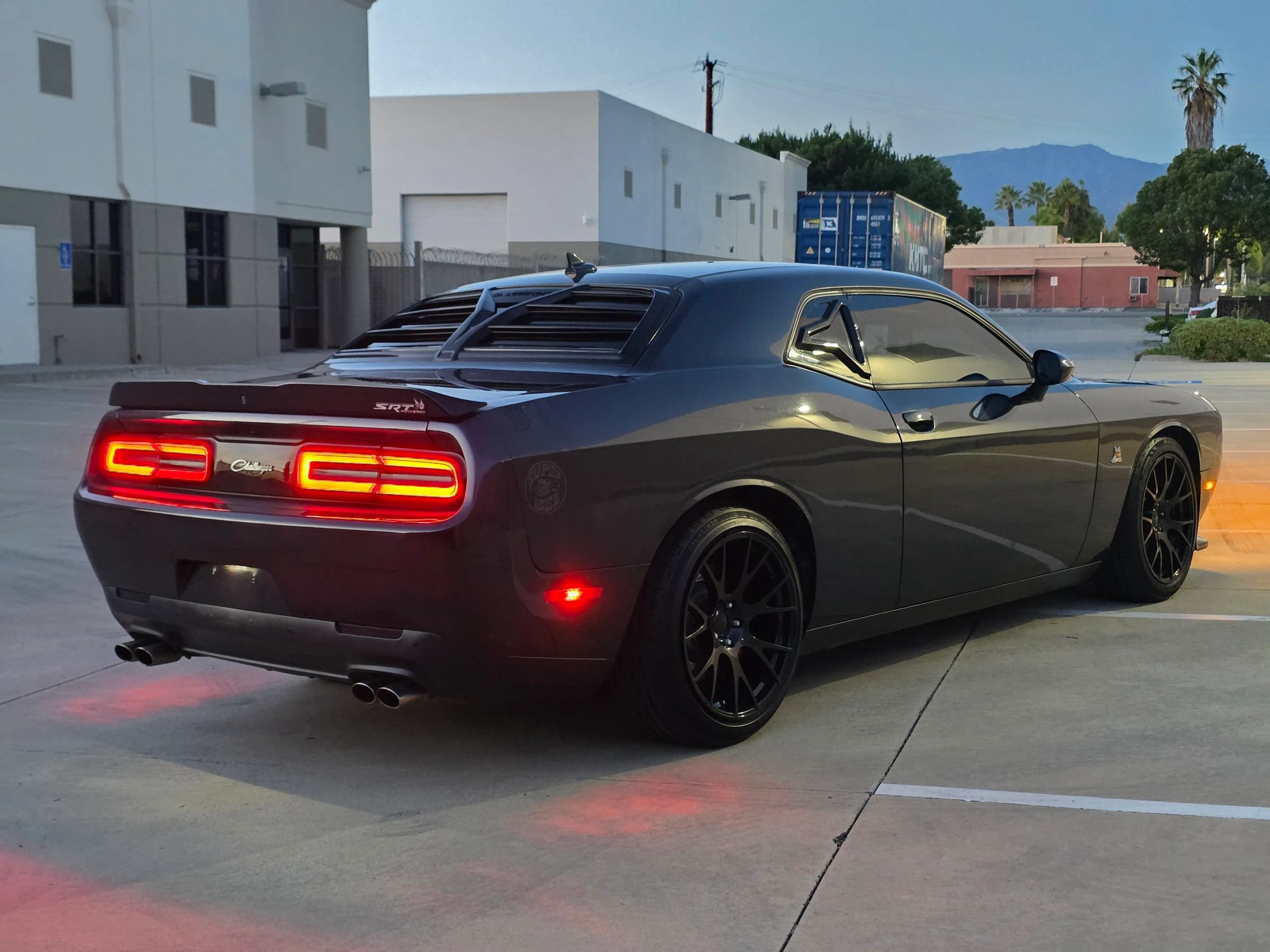 Used 2016 Dodge Challenger R/T Scat Pack w/ Leather Interior Group RWD image 5