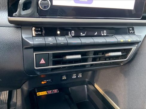 Used 2025 Toyota Camry LE FWD image 31