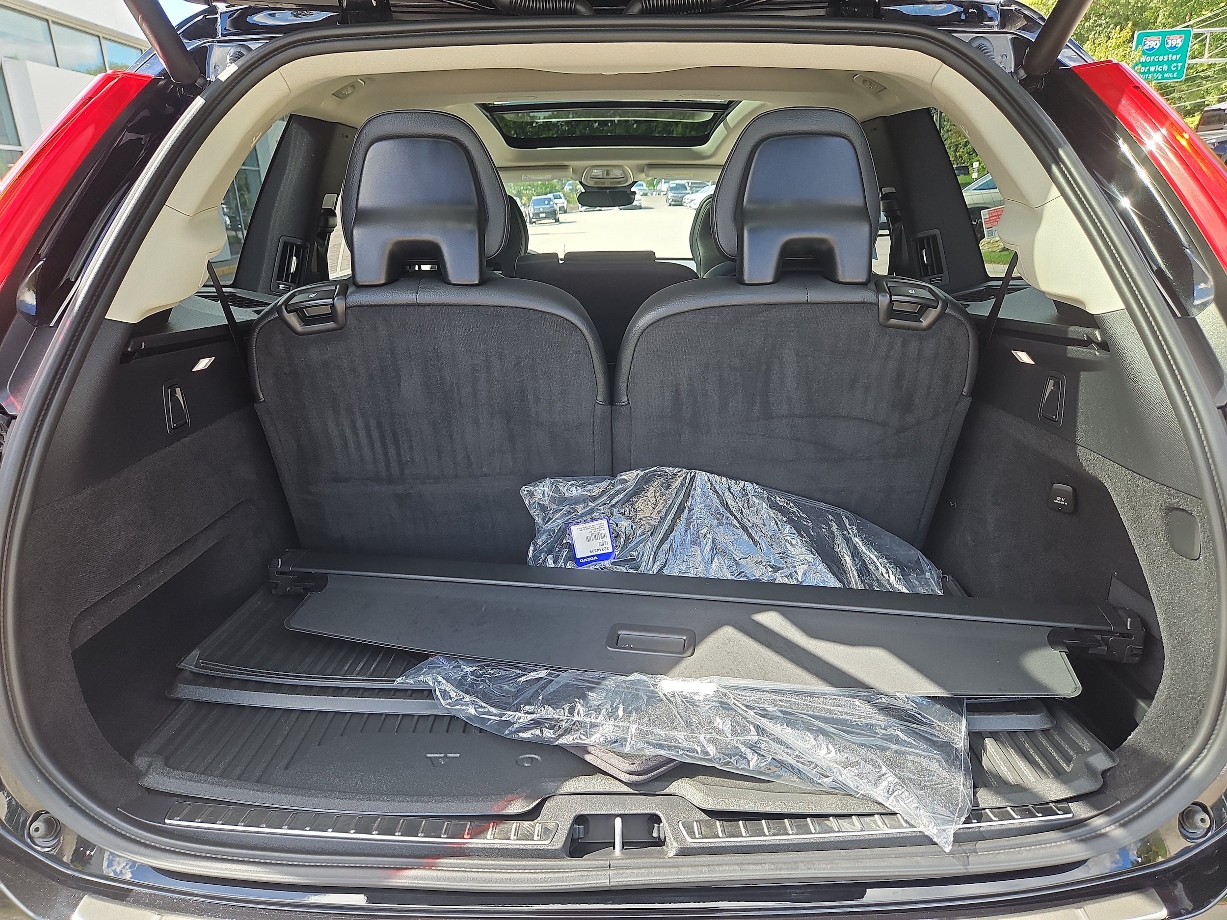 Used 2024 Volvo XC90 B6 Plus w/ Protection Package Premier AWD/4WD image 35