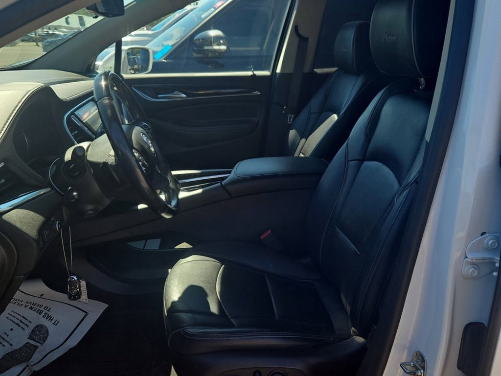 Used 2019 Buick Enclave Avenir w/ Avenir Technology Package AWD/4WD image 12
