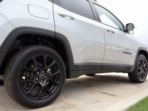 New 2025 Jeep Compass Latitude w/ Sun & Sound Group image 33