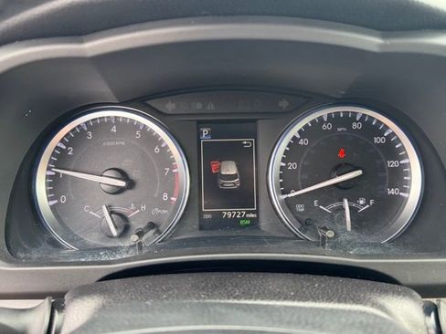 Used 2017 Toyota Highlander XLE image 24