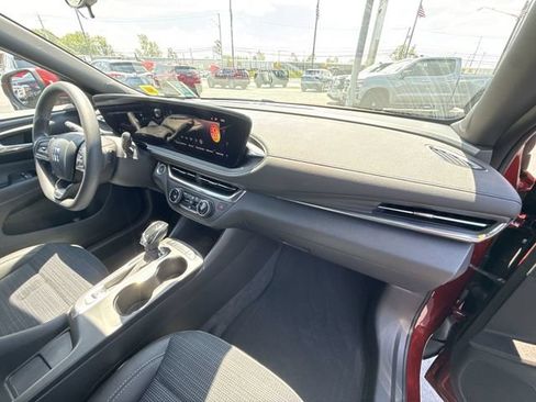 Certified 2024 Buick Envista Preferred FWD image 26