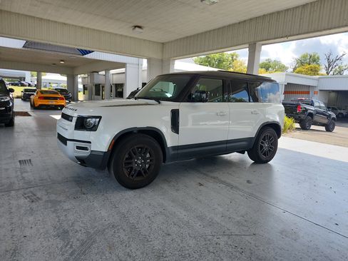 Used 2021 Land Rover Defender 110 SE image 1