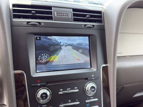 Used 2017 Lincoln Navigator Select RWD image 13