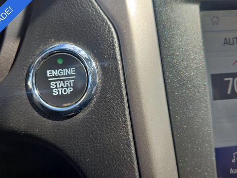 Used 2020 Ford Fusion SE FWD image 14