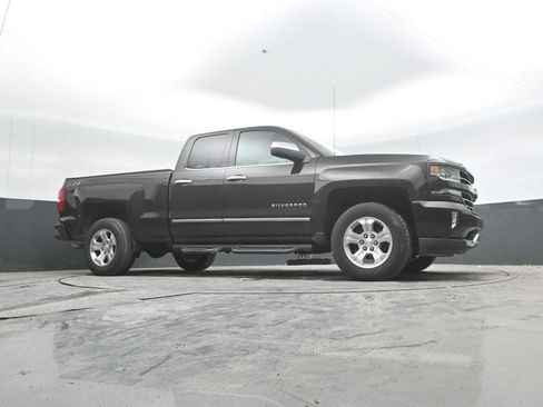 Used 2018 Chevrolet Silverado 1500 LTZ Z71 w/ LTZ Plus Package AWD/4WD image 29
