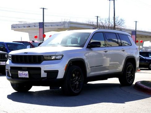 New 2025 Jeep Grand Cherokee L Laredo image 7