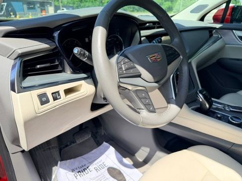 Used 2022 Cadillac XT5 Premium Luxury AWD/4WD image 13