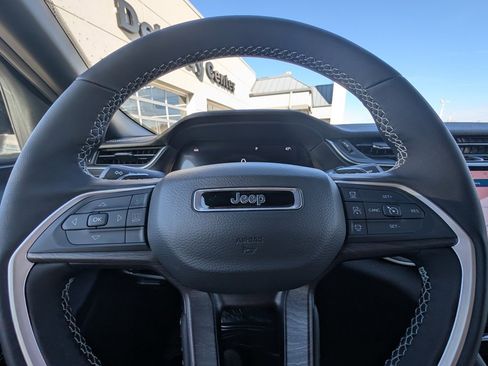 New 2025 Jeep Grand Cherokee L Limited image 21