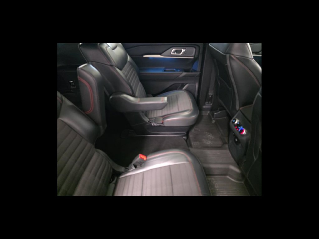 Used 2025 Ford Explorer ST-Line w/ Premium Package AWD/4WD image 19