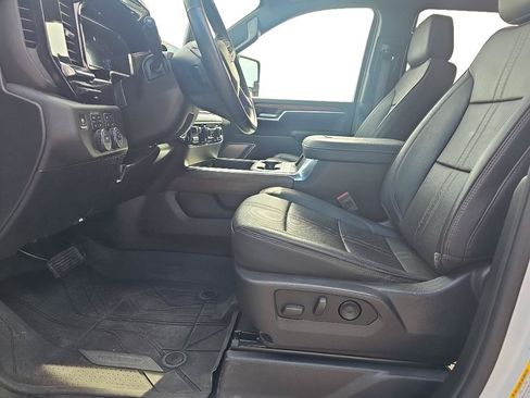 Used 2024 Chevrolet Silverado 2500 High Country w/ High Country Premium Package AWD/4WD image 11