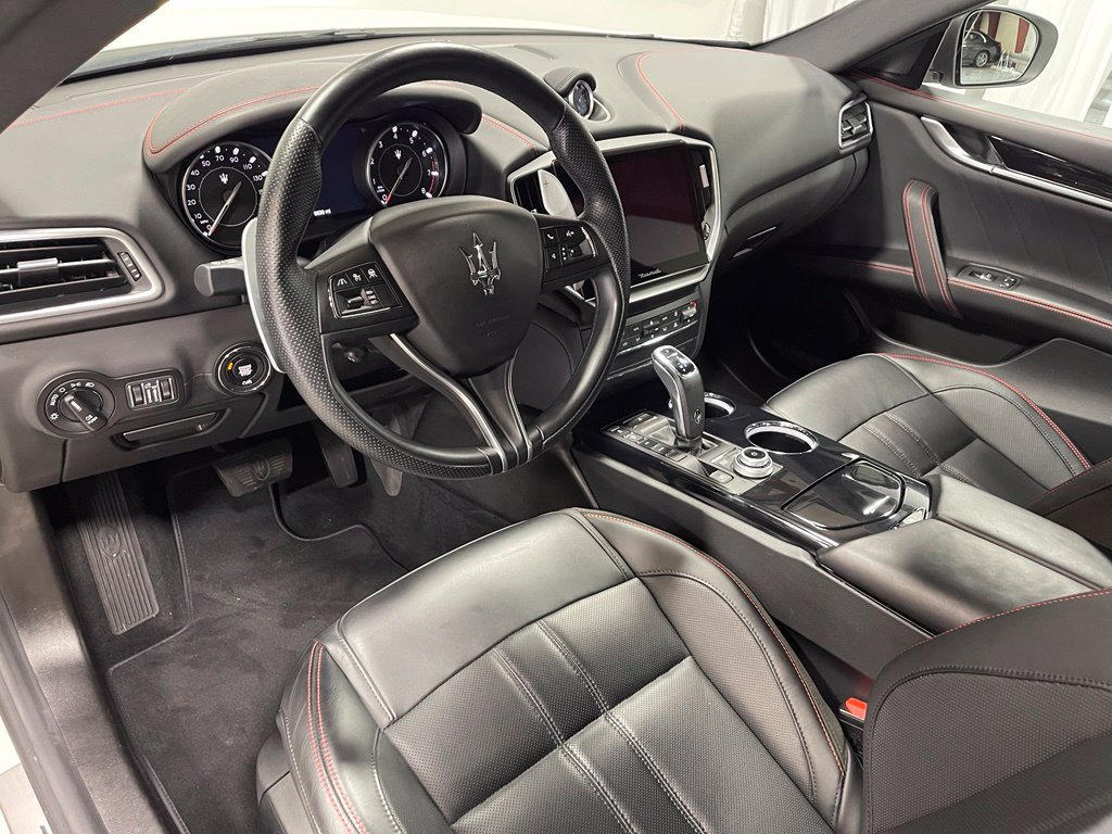 Used 2024 Maserati Ghibli Modena Q4 AWD/4WD image 21