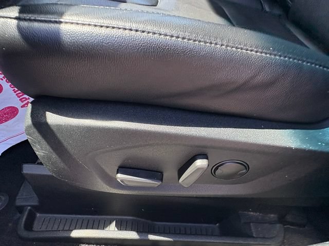 Used 2022 Ford Edge Titanium AWD/4WD image 25