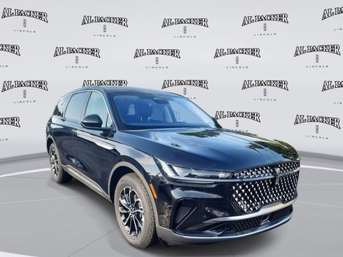 New 2026 Lincoln Nautilus Premier image 7