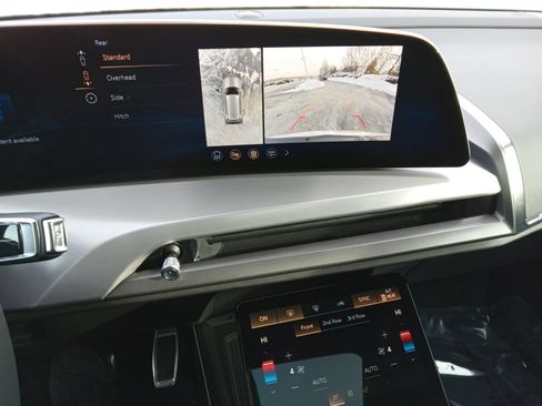 Used 2026 Cadillac Vistiq Luxury image 18