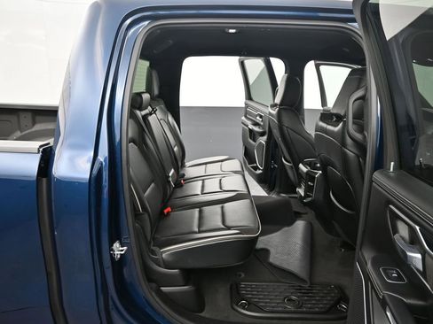 Used 2023 RAM 1500 Laramie AWD/4WD image 34