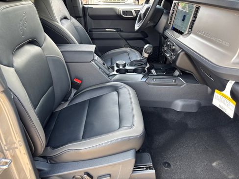 New 2026 Ford Bronco Outer Banks image 19