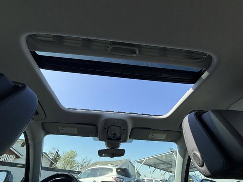 Used 2017 Audi A4 2.0T Premium image 34