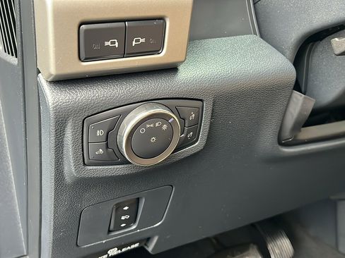 Used 2022 Ford F250 Lariat AWD/4WD image 28
