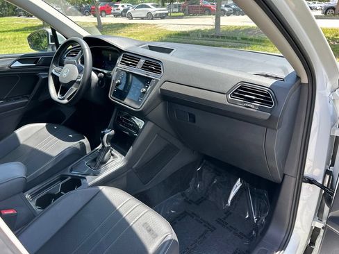 Certified 2023 Volkswagen Tiguan SE FWD image 44