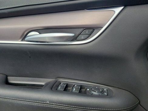 Certified 2023 Cadillac XT5 Luxury FWD image 8
