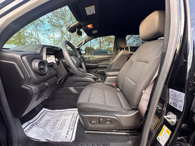 Used 2024 Chevrolet Colorado Trail Boss w/ Technology Package AWD/4WD image 24