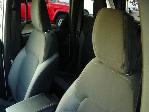 Used 2025 Ford Bronco Big Bend image 17