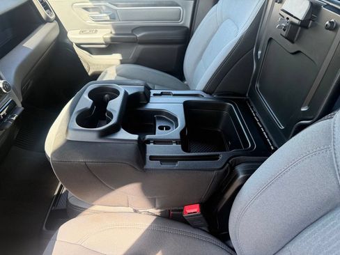 Used 2022 RAM 1500 Big Horn AWD/4WD image 18