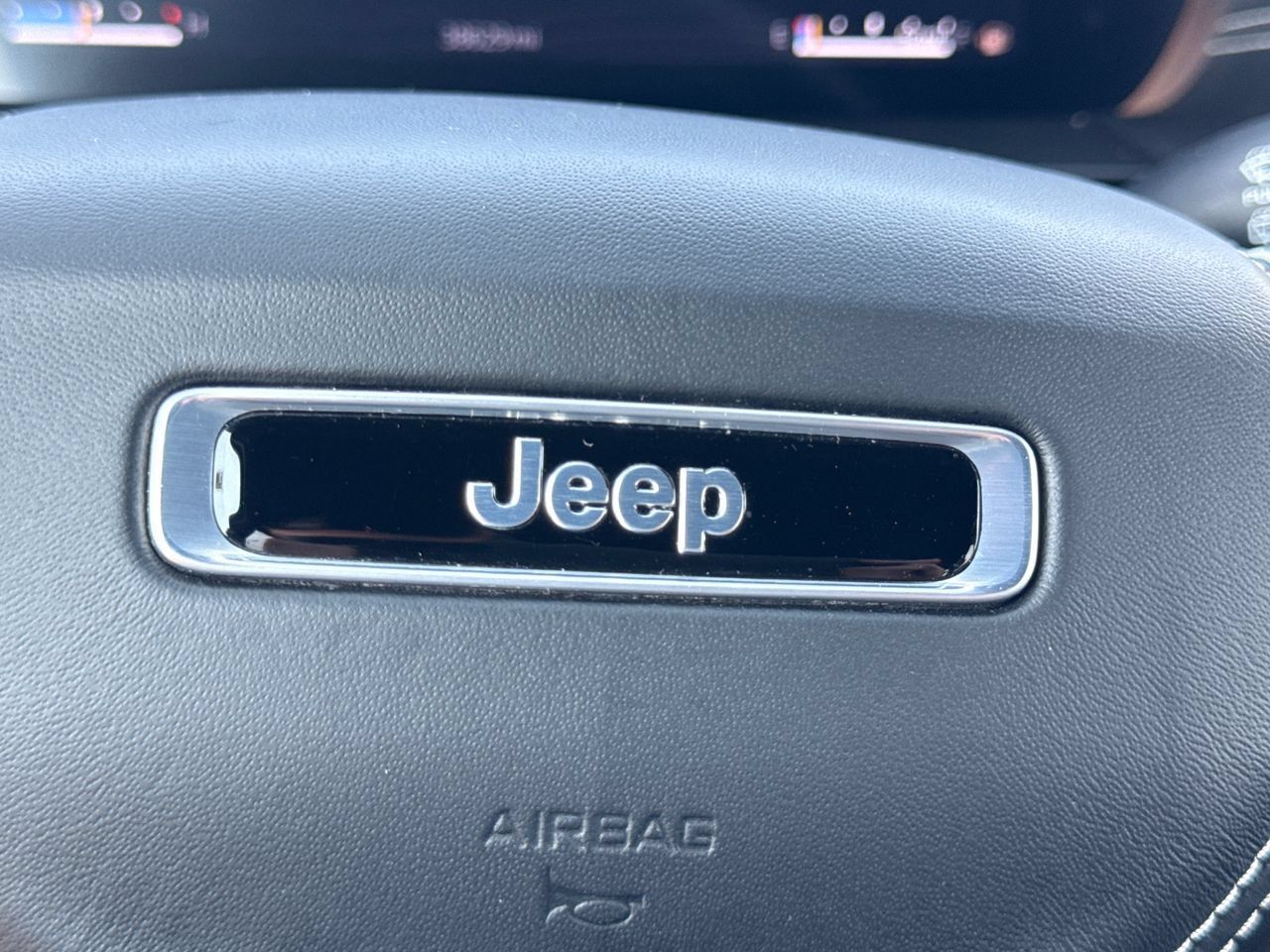 Used 2025 Jeep Grand Cherokee L Overland w/ Luxury Tech Group IV AWD/4WD image 33