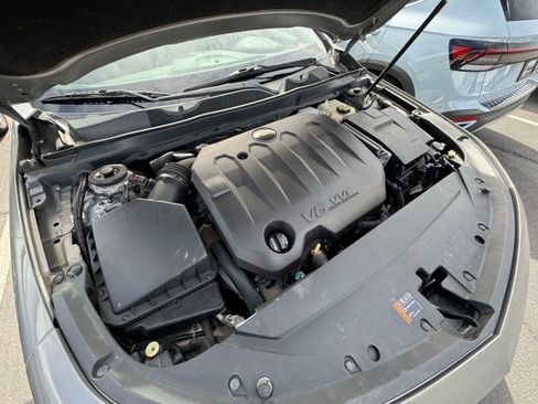 Used 2019 Chevrolet Impala LT FWD image 23