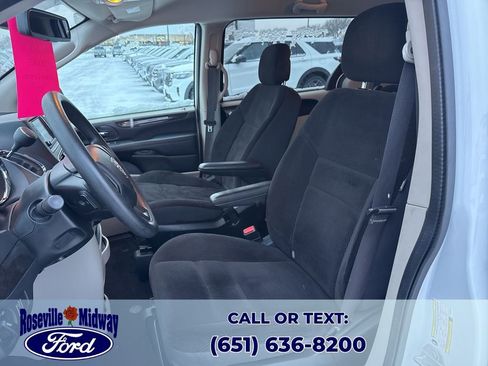Used 2019 Dodge Grand Caravan SE image 23