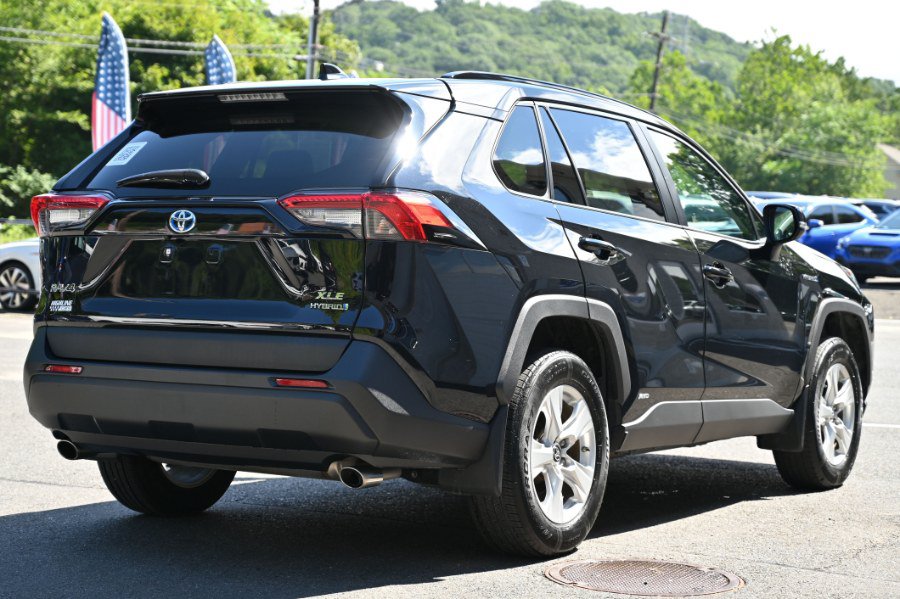 Used 2019 Toyota RAV4 XLE AWD/4WD image 5