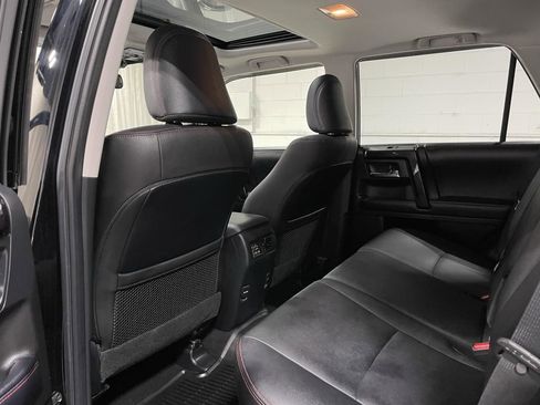 Used 2019 Toyota 4Runner TRD Off-Road Premium AWD/4WD image 15