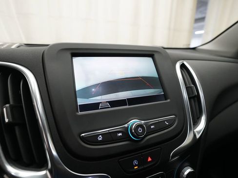 Used 2024 Chevrolet Equinox LT image 19