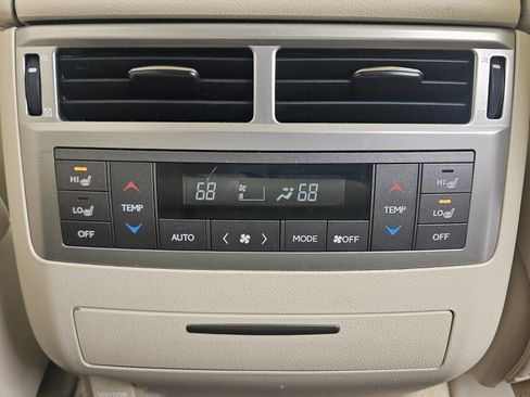 Used 2013 Lexus LX 570 4WD w/ Luxury Pkg image 17