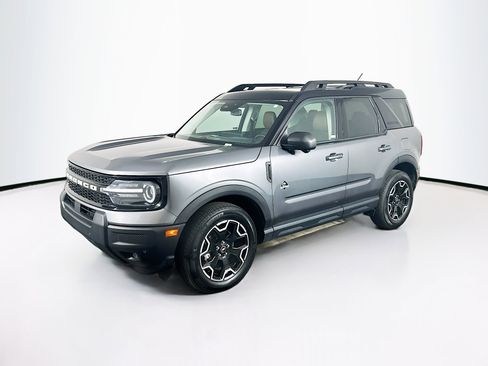 Used 2025 Ford Bronco Sport Outer Banks w/ Outer Banks Tech Package+ AWD/4WD image 3