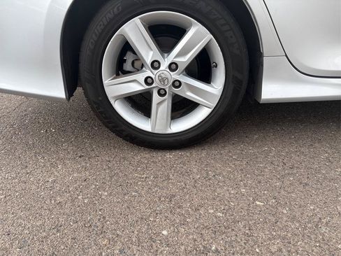 Used 2014 Toyota Camry SE FWD image 29