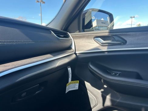 New 2025 Jeep Grand Cherokee L Limited image 24