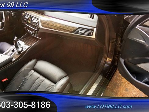 Used 2018 BMW M550i xDrive w/ Driving Assistance Package image 34